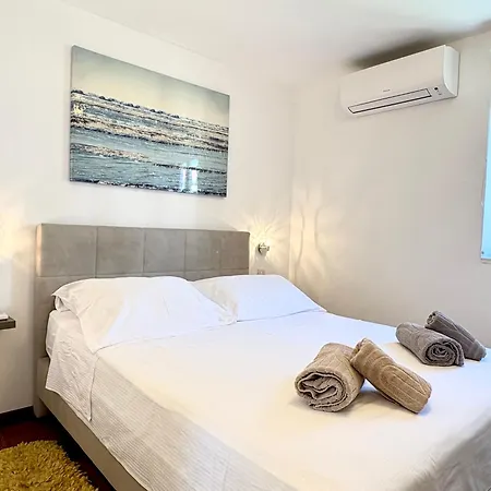 Sea View With Terrace&parking Apartment