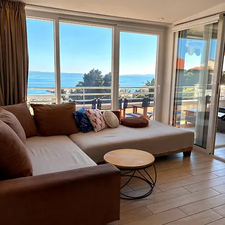 Sea View With Terrace&parking Apartman Split